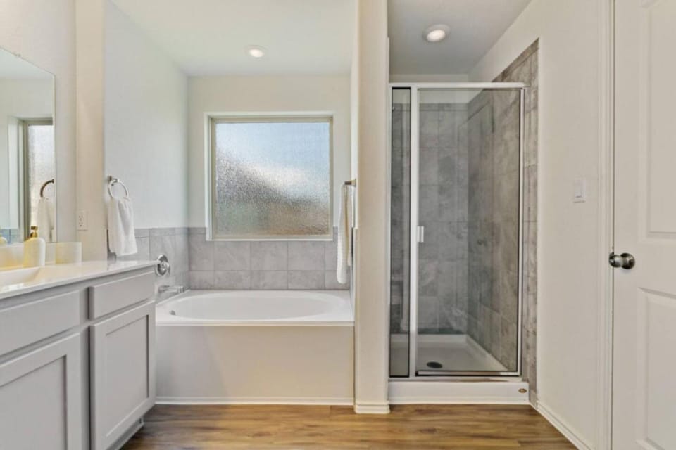 Family Friendly - Private - Spacious - Modern - Pool House in Round Rock