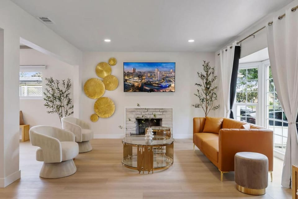 Cascade Cove - Heated Pool Spa - Billiards and Lounge House in Long Beach