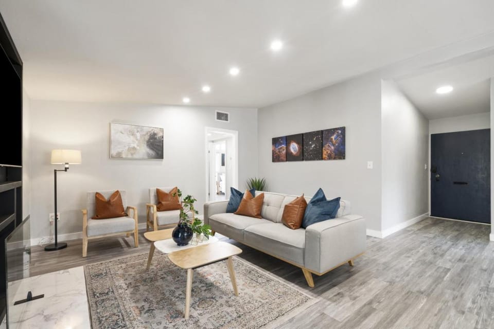 Galactic Getaway Close to Disney with Pool and Games House in Stanton