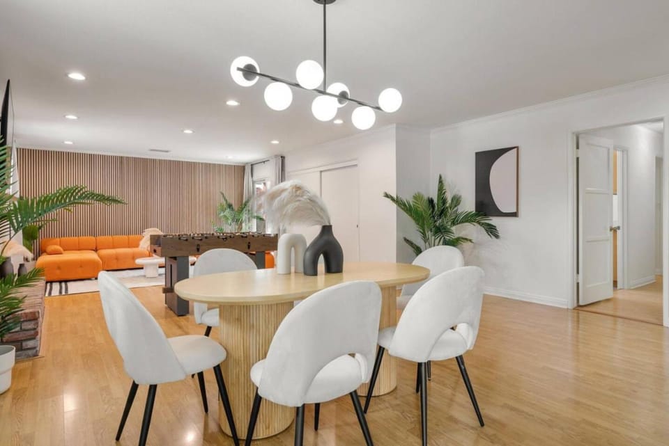 Trendy Getaway - Hot Tub - Putt Putt - Games House in Long Beach