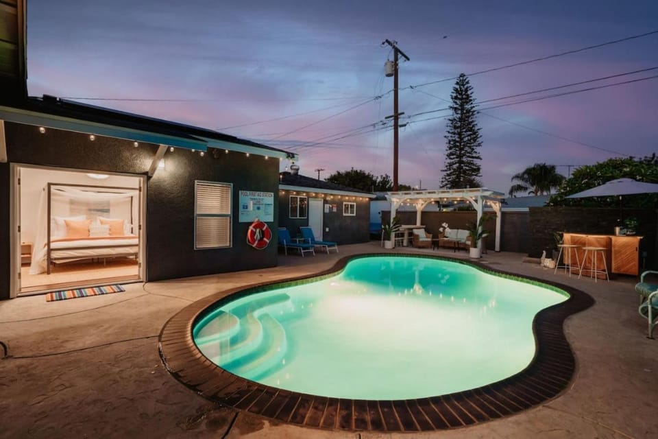 Coastal Lagoon - Pool Heating - Games - Air Hockey House in Long Beach