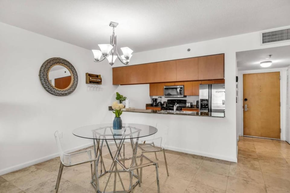 Stylish 1BR Brickell Retreat Walk to Everything Apartment in Brickell