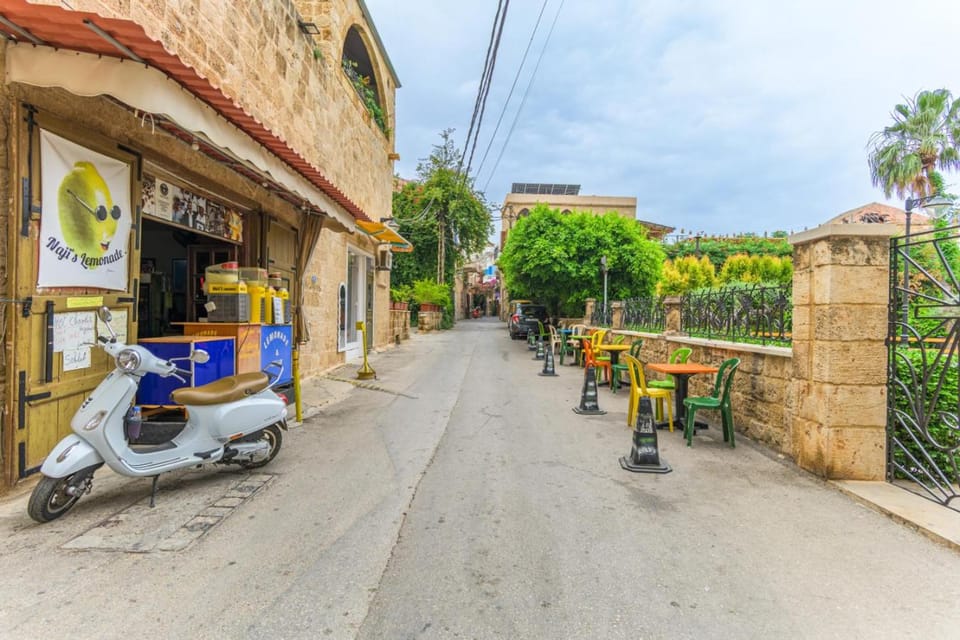 Neighbourhood, Street view