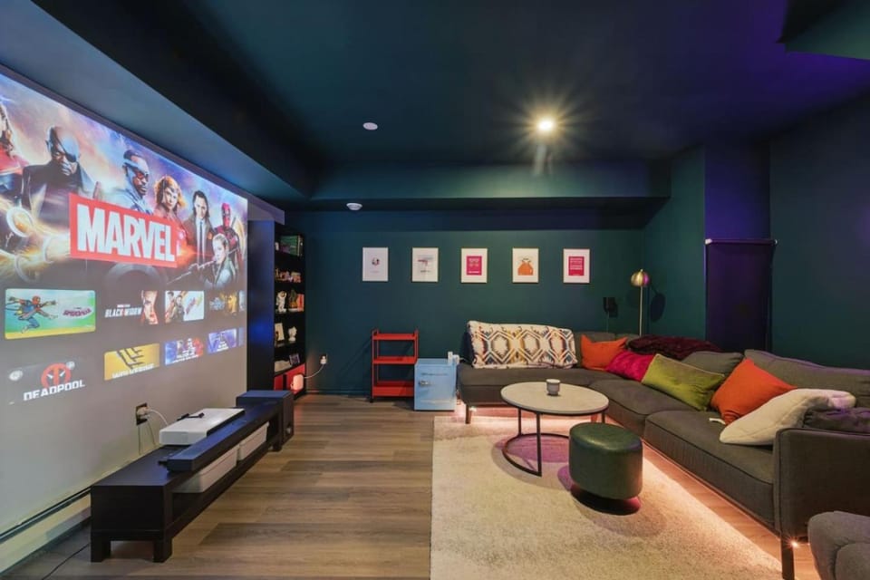Communal lounge/ TV room