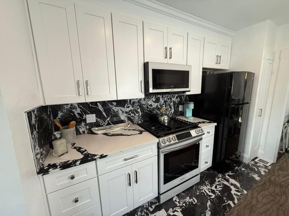 Charming 1BR Near Highland Hospital Lake Merritt House in Alameda