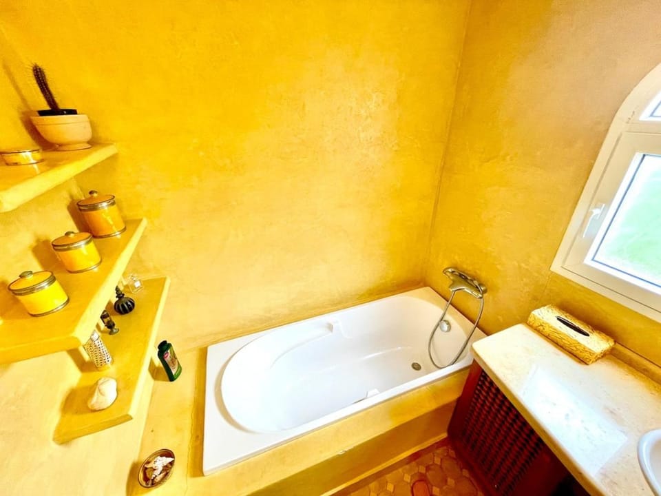 Bathroom, Bath