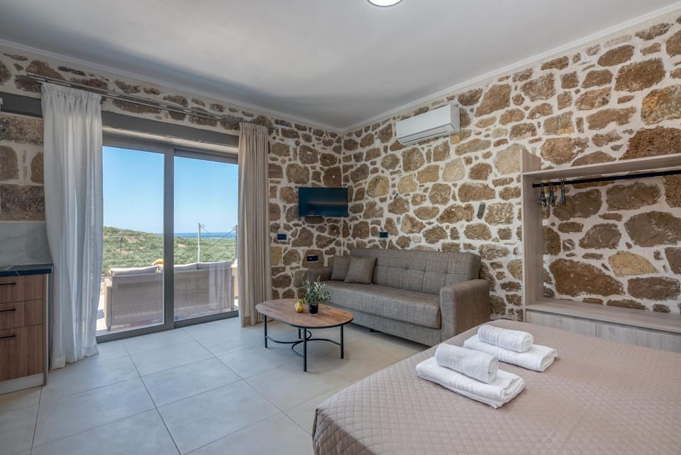 Bed, Bedroom, Sea view, towels