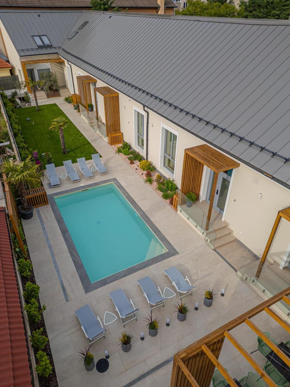 Garden, Swimming pool