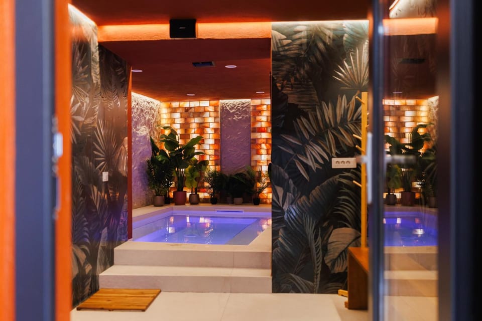 Hot Tub, Spa and wellness centre/facilities