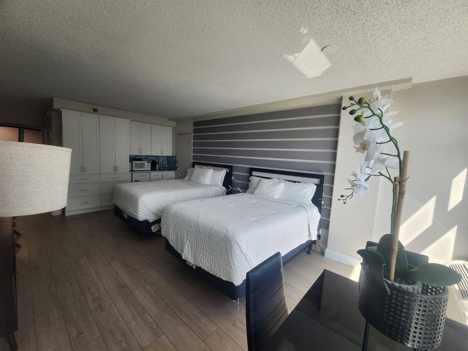 Bed, Bathroom, View (from property/room), Kitchen or kitchenette, Living room, Dining area, Bedroom, Sea view