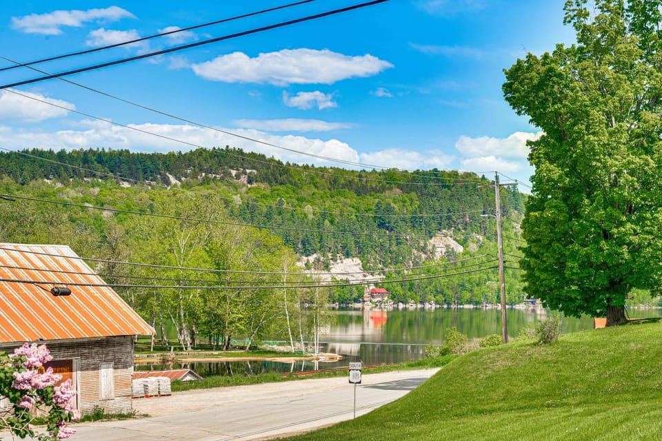 Lake & Mtn Views: Vermont Couple's Retreat! Apartment in Orleans