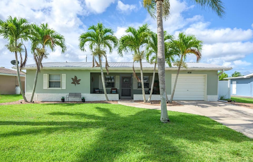 SE Cape Oasis in Cape Coral FL House in Cape Coral