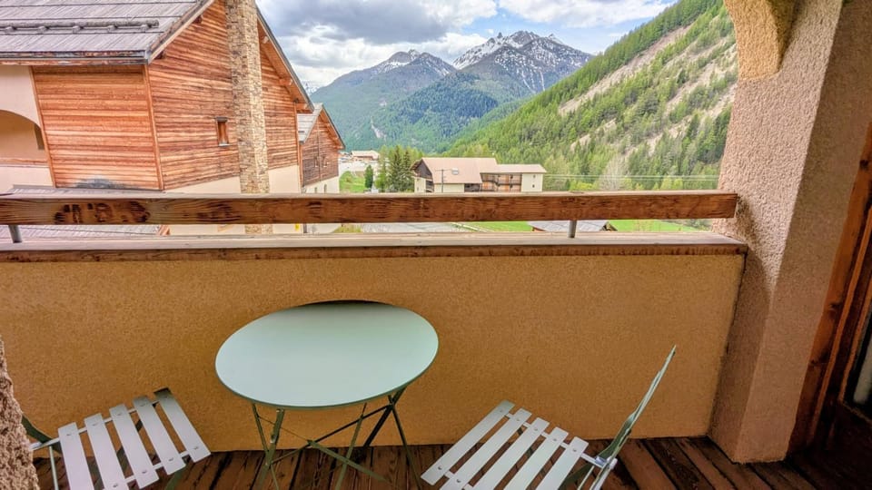 Appartement 3 pieces 6 personnes, 2 chambres, wifi fibre gratuit, piscine l'été et au pied des pistes l'hiver Apartment in Provence-Alpes-Côte d'Azur