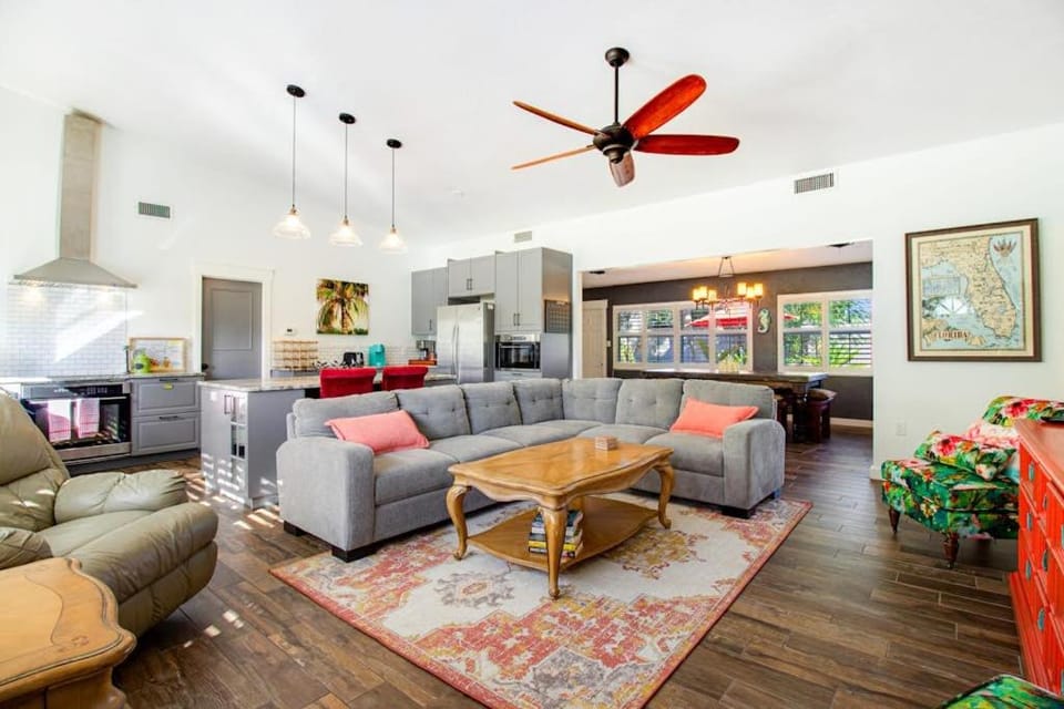 Warners Bayou Too House in Bradenton
