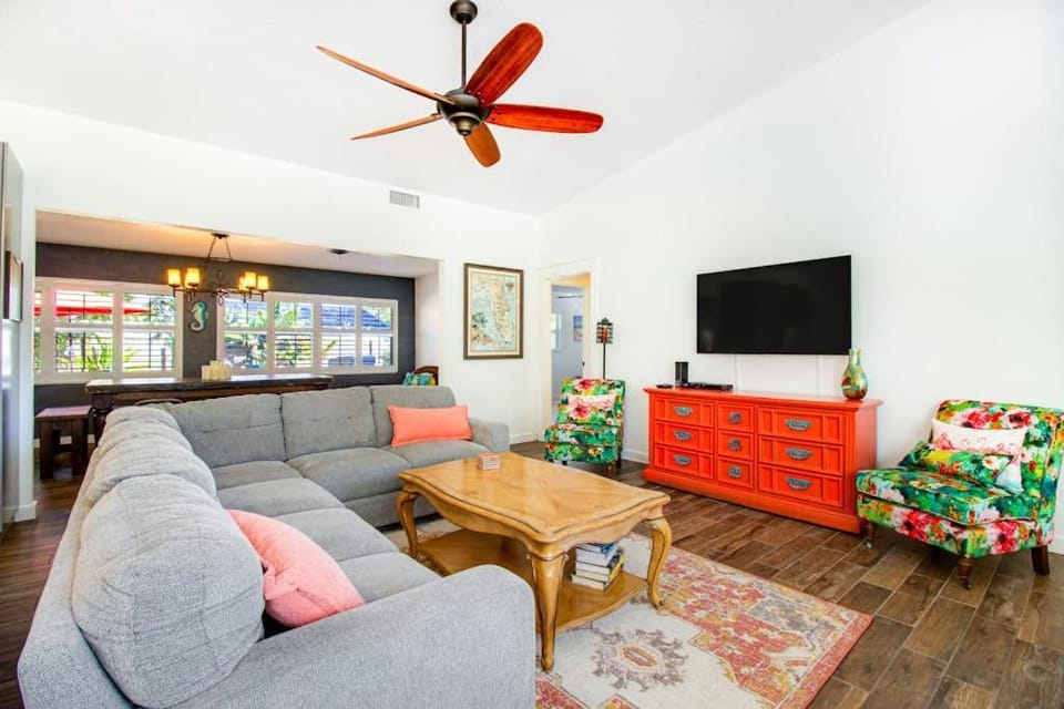 Warners Bayou Too House in Bradenton