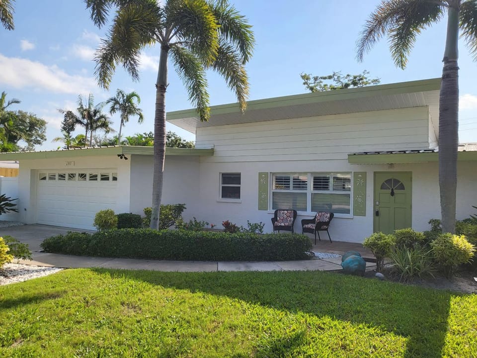 Warners Bayou Too House in Bradenton
