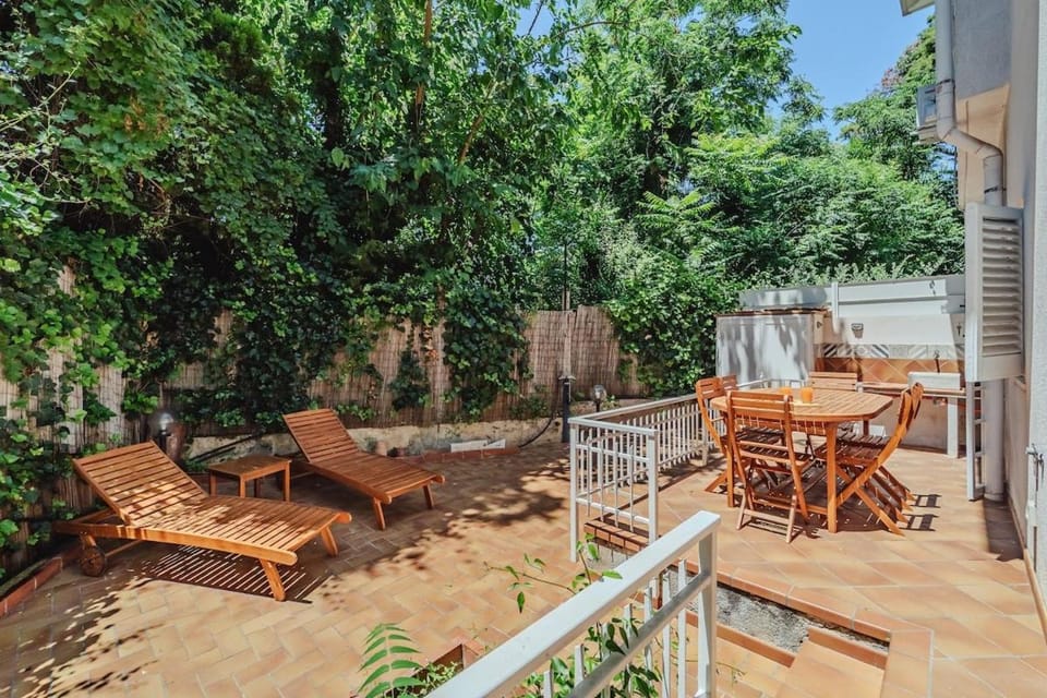 Garden, Dining area, sunbed