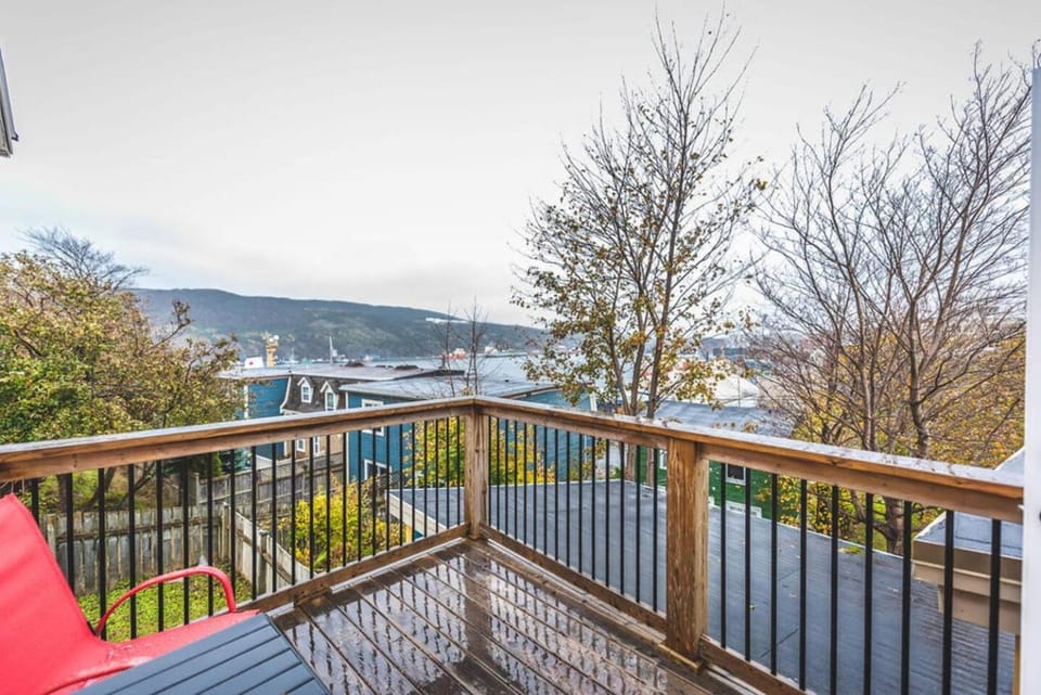 Harbour View Row Home Signal Hill & Downtown House in St Johns