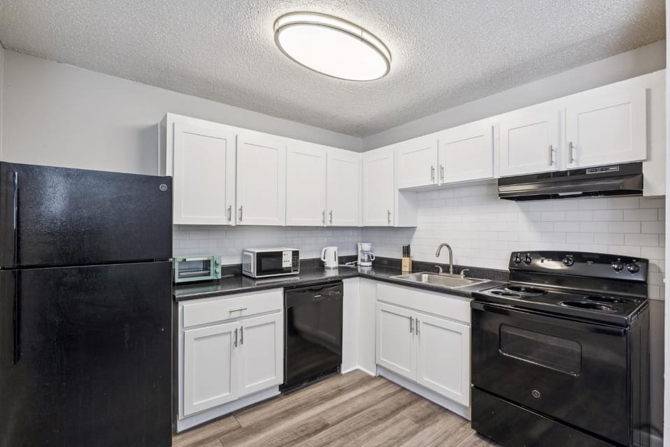 Avery Apartments D9 I Comfy 2 Bed 1 Bath Apartment in Nashville