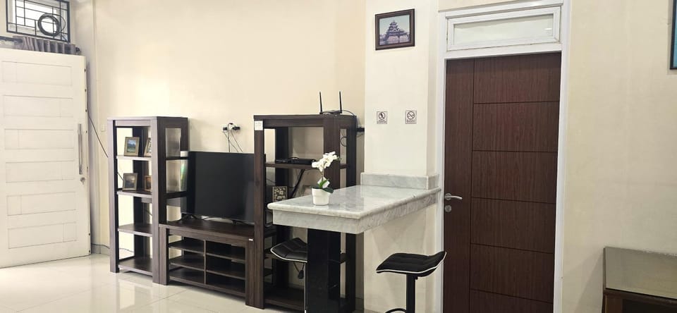 Communal lounge/ TV room, TV and multimedia, Lobby or reception