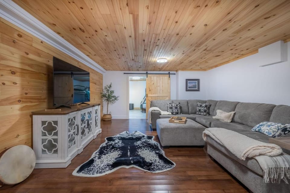 The Bluebird Cottage Lake Front 4Bdrms House in Newfoundland and Labrador