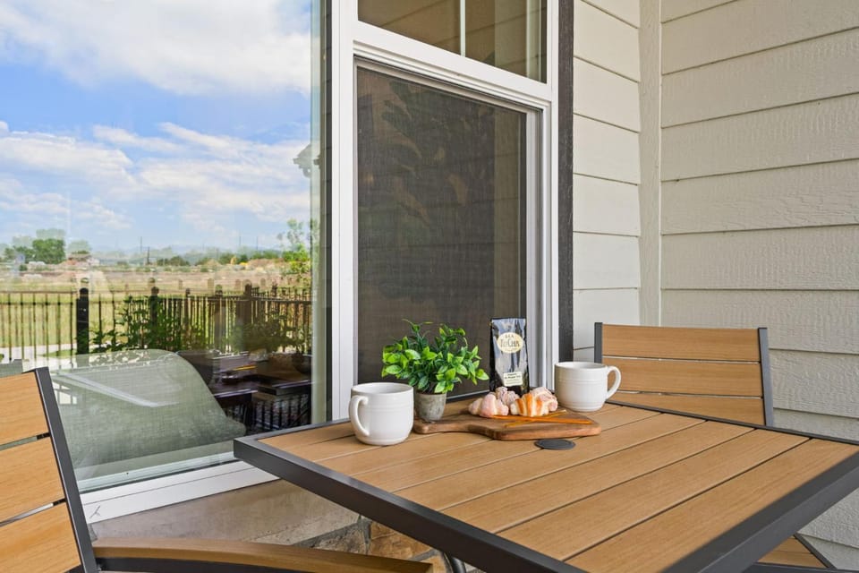 Northfield Hideaway, King Suite, EV, Pet-Friendly House in Fort Collins