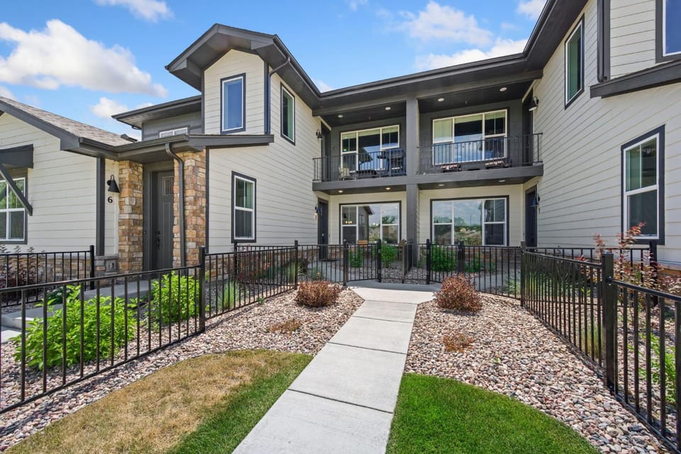 Northfield Hideaway, King Suite, EV, Pet-Friendly House in Fort Collins