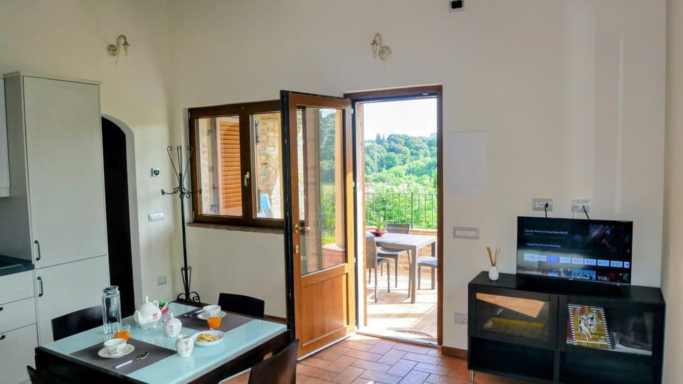 TV and multimedia, Dining area