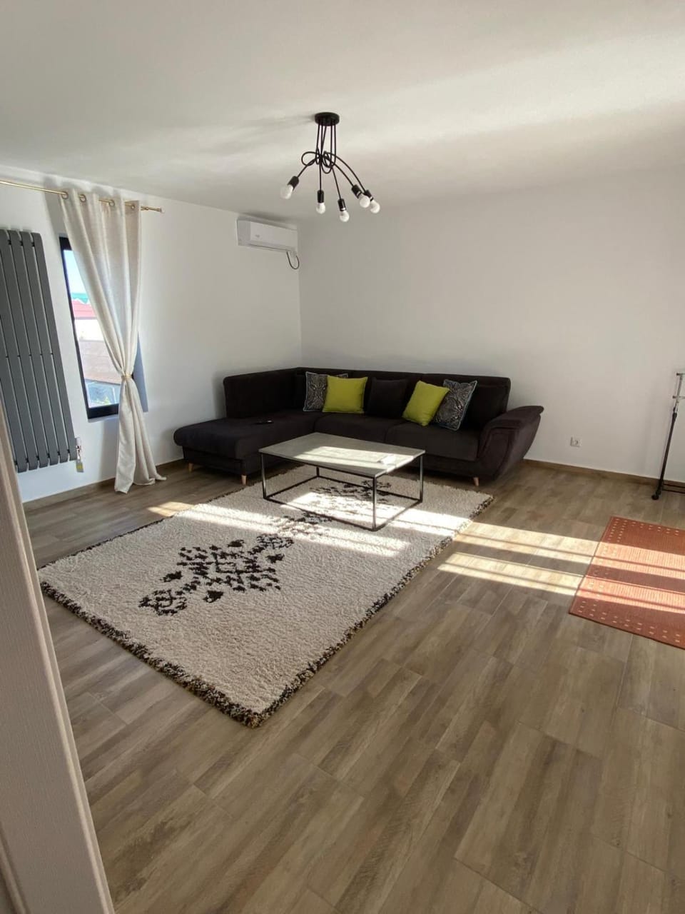 Bed, Living room, Seating area