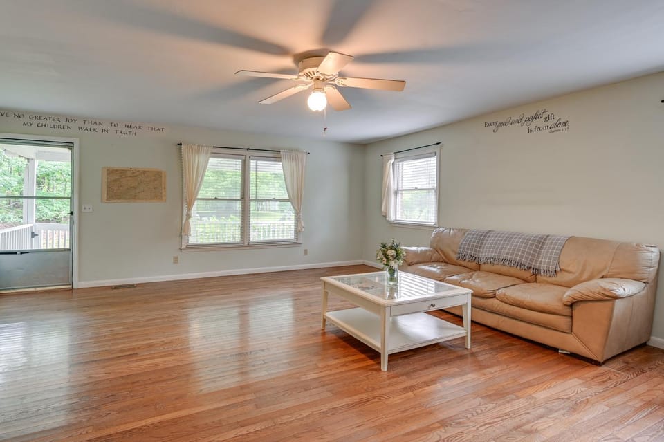 Fish, Hike & Unwind: Remote Home in Ararat! House in Virginia