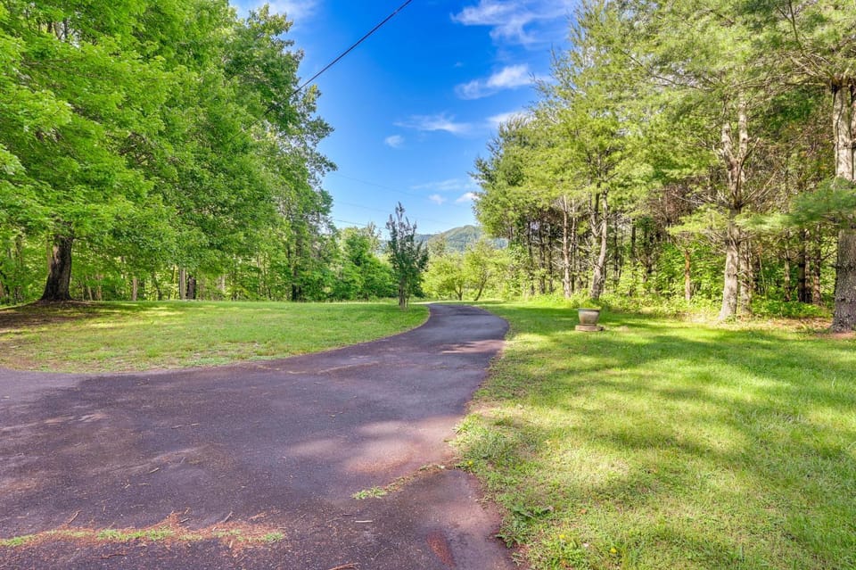 Fish, Hike & Unwind: Remote Home in Ararat! House in Virginia
