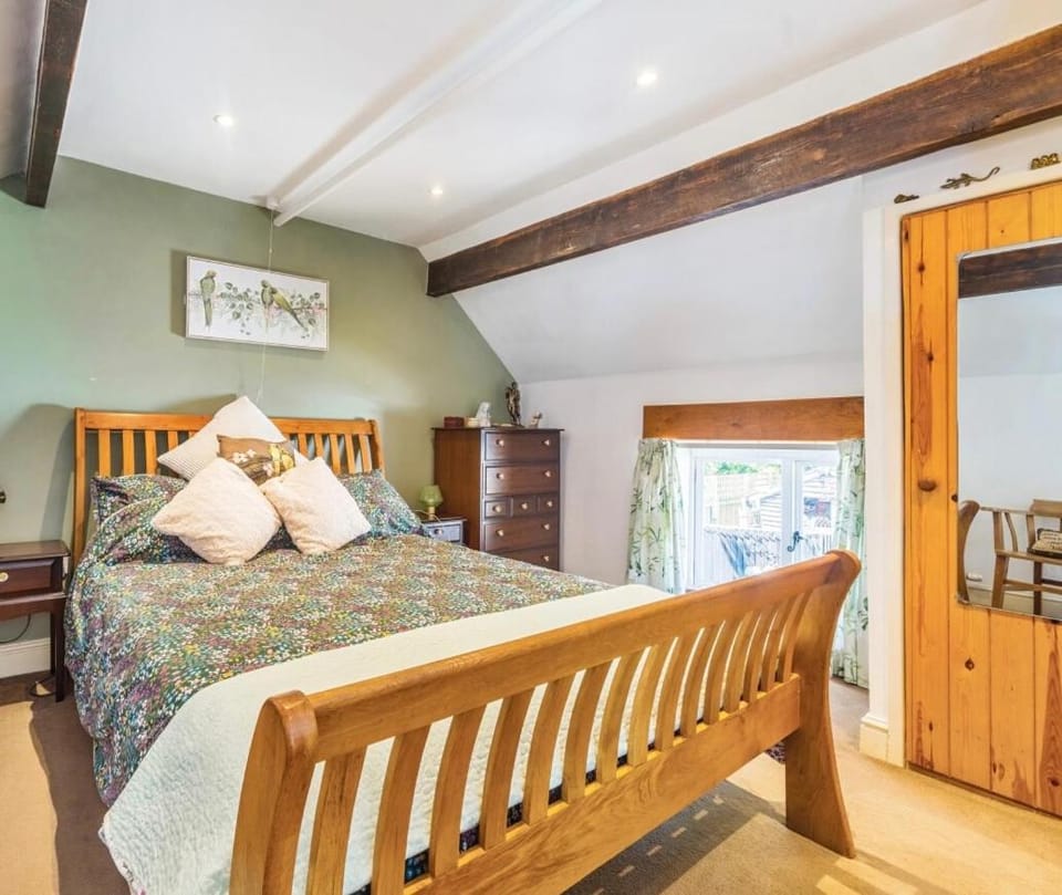 Clarence Cottage Castle Cary House in Mendip District