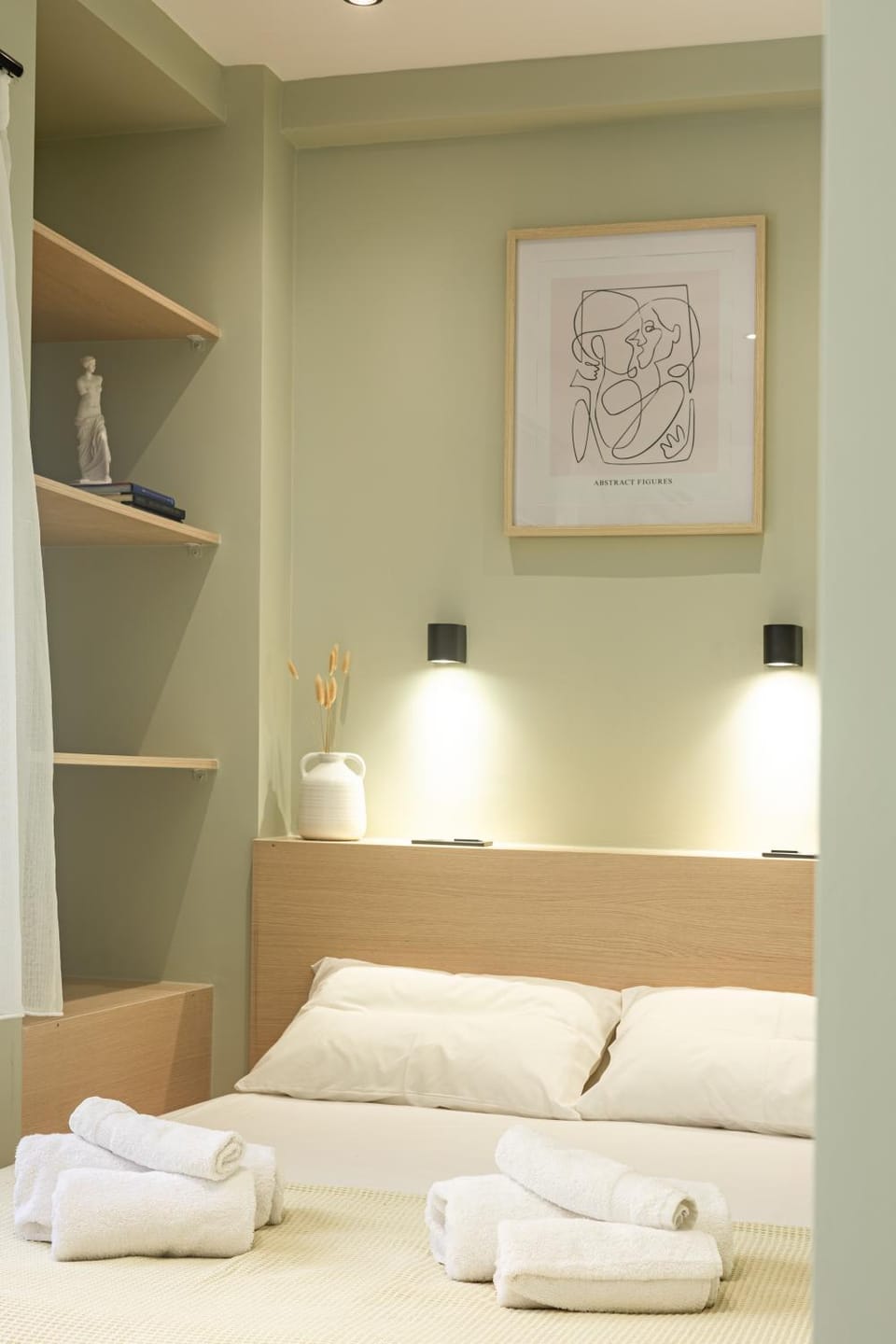Bed, Photo of the whole room, Bedroom, towels, wardrobe