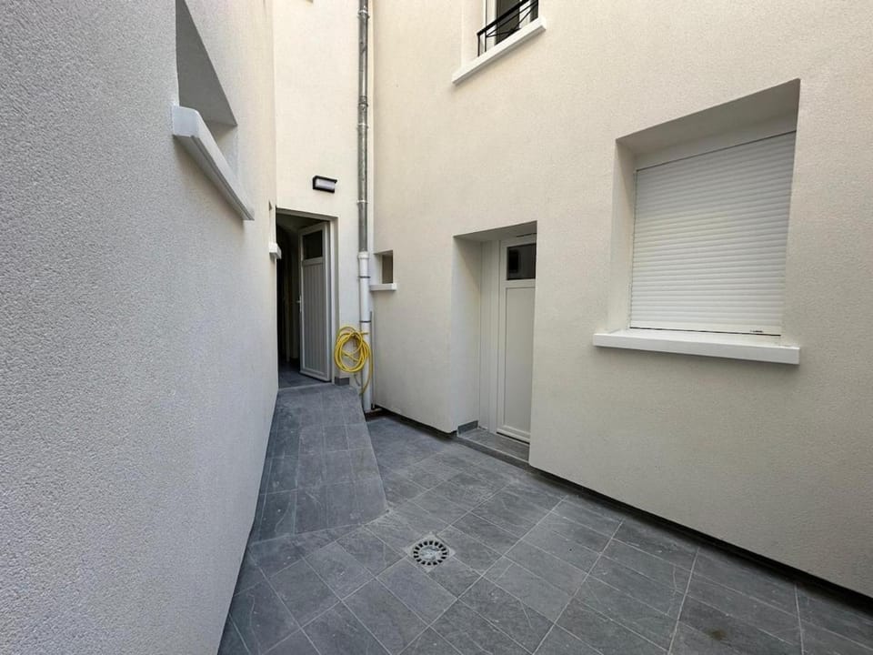 Appartement Cosy sur Cour - Nanterre Ville RER A Apartment in Île-de-France