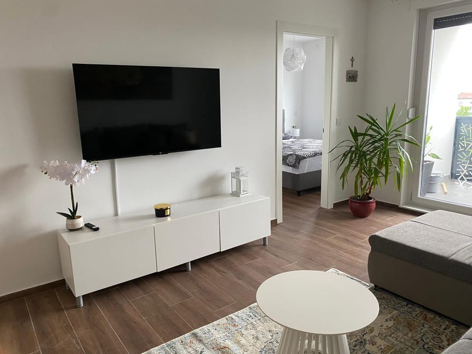 TV and multimedia, Living room