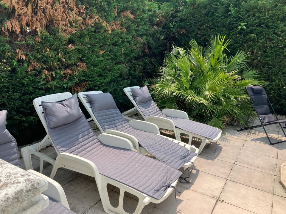 sunbed