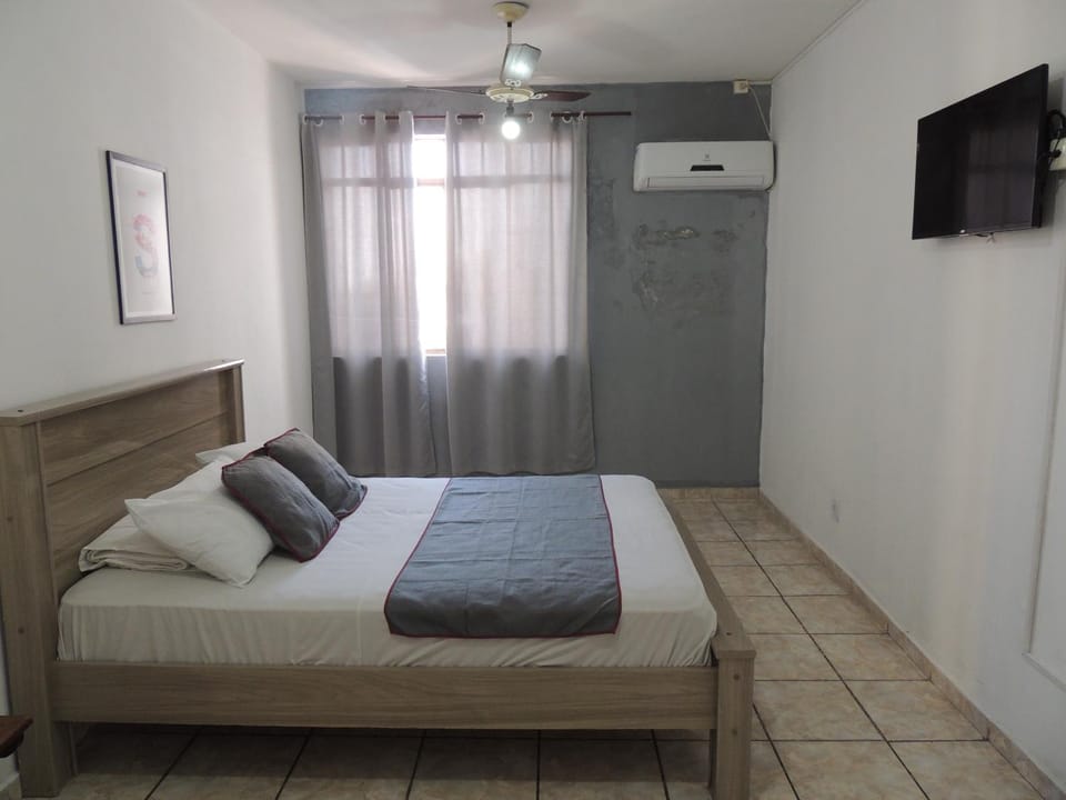 Bed, Bedroom, air conditioner