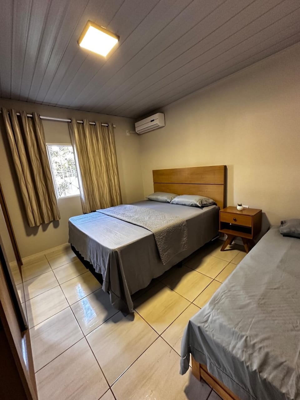 Bed, Photo of the whole room, Bedroom, air conditioner