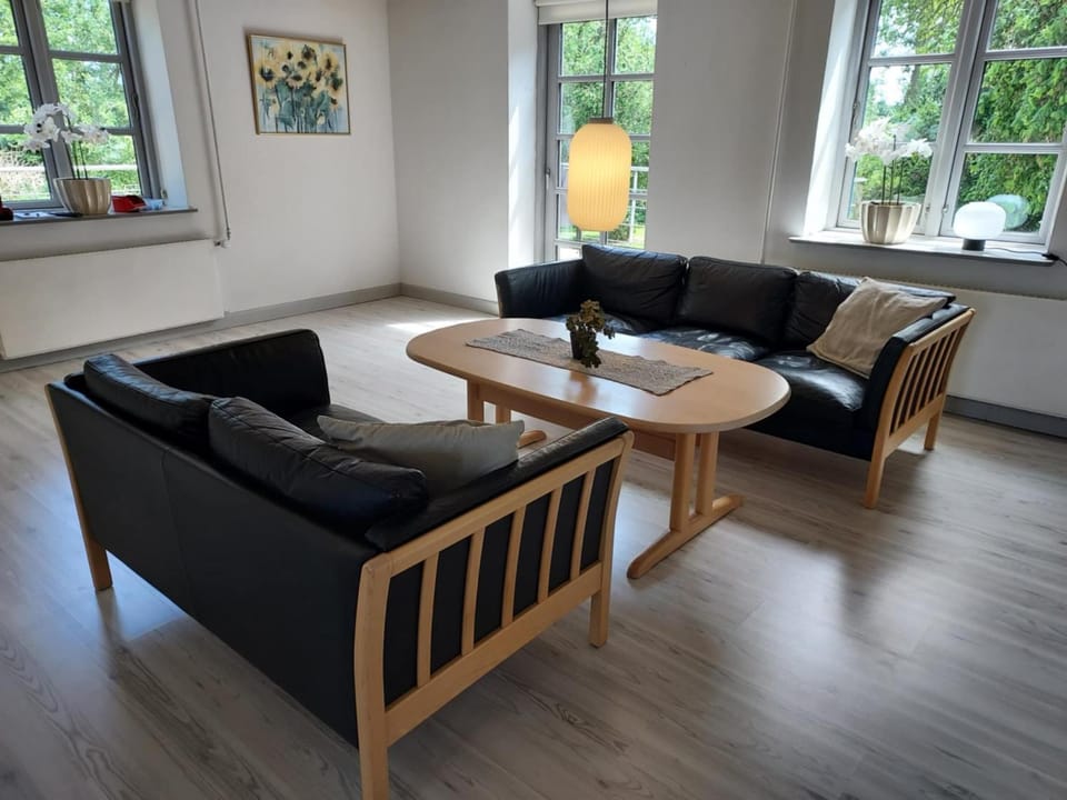 TV and multimedia, Seating area, internet