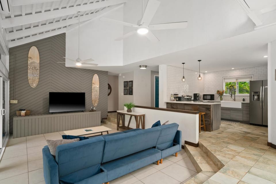 2br 2ba Modern Kamahana, Pool, Close to Beach House in Princeville