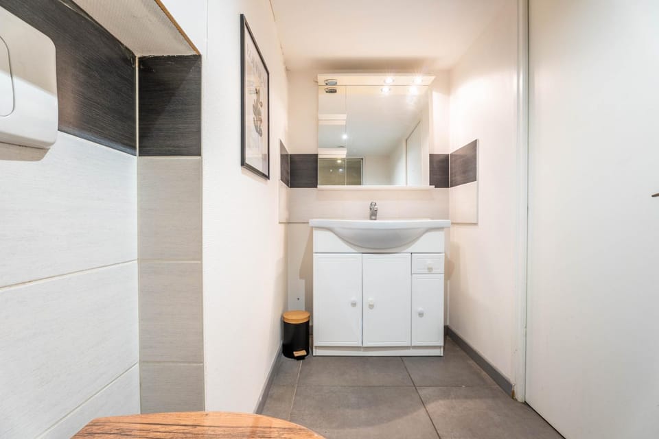 LOFT Netflix et place gratuite proche Transport Apartment in Saint-Étienne