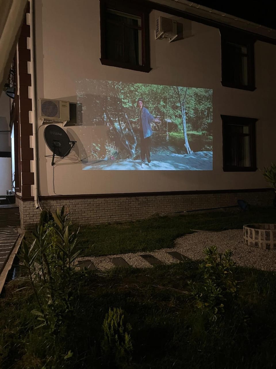 Property building, Night, Garden, TV and multimedia, Evening entertainment, Garden view