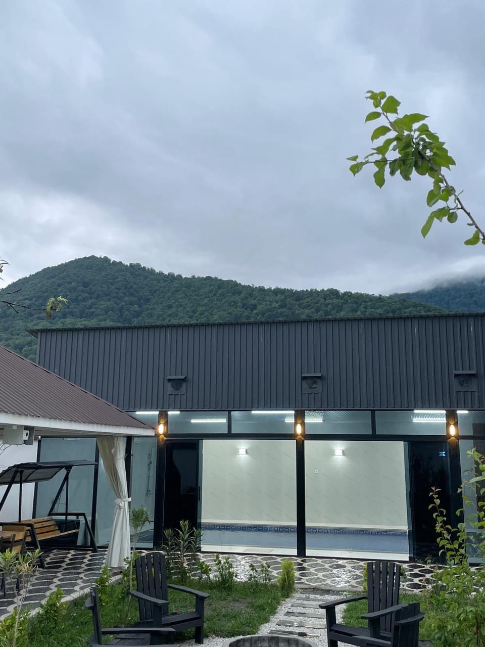 Property building, Spring, Day, Natural landscape, Garden, Mountain view