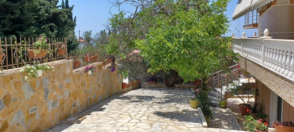 Property building, Spring, Garden, View (from property/room), Balcony/Terrace, Garden view