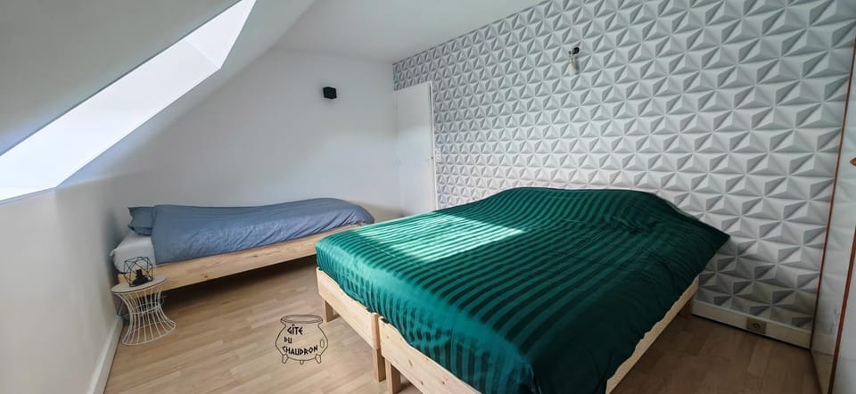 Bed, Photo of the whole room, Bedroom