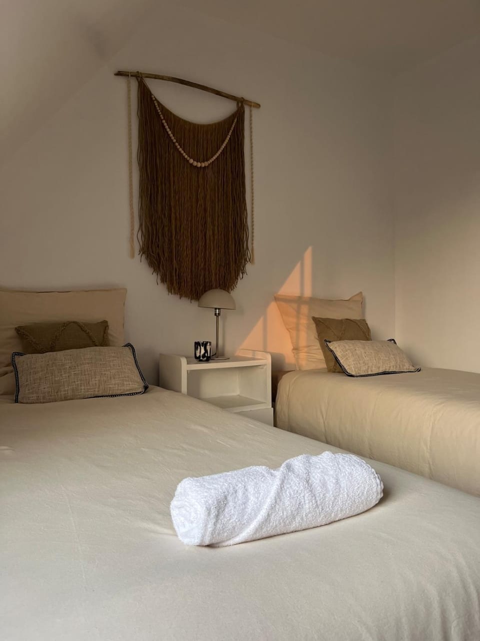 Bed, Bedroom, Sunset, towels