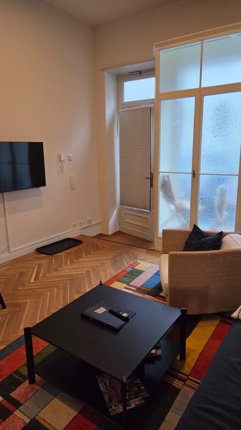TV and multimedia, Living room, Seating area