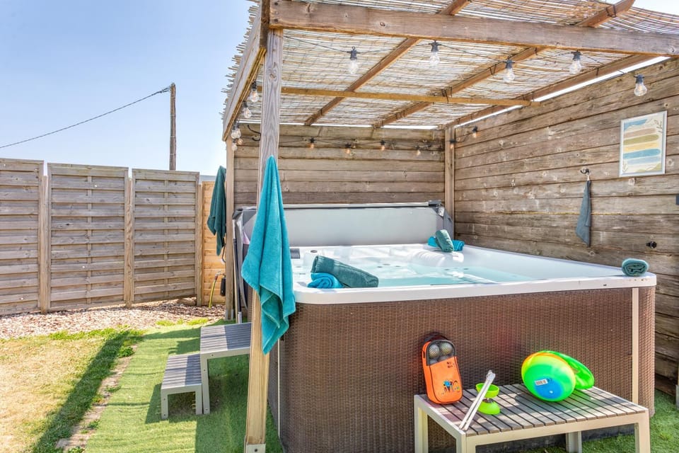 Hot Tub, Hot Tub, Spa and wellness centre/facilities, Pool view, Swimming pool