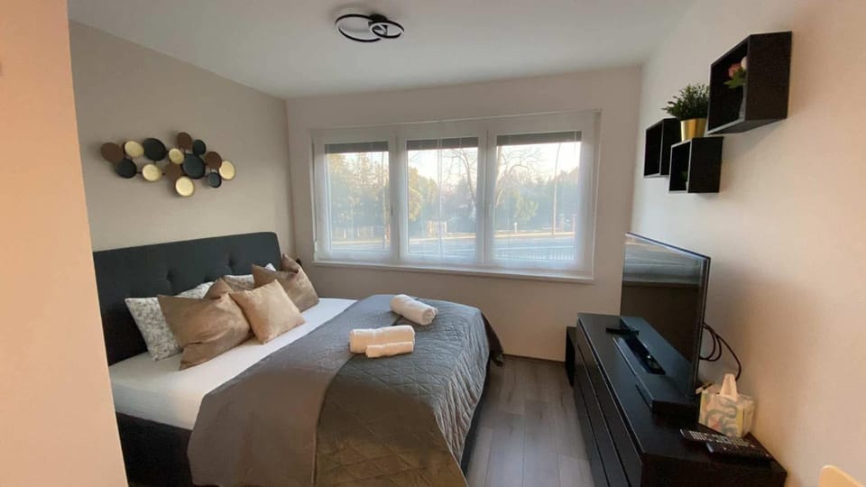 GOLDHOME Apartman Apartment hotel in Balatonszárszó