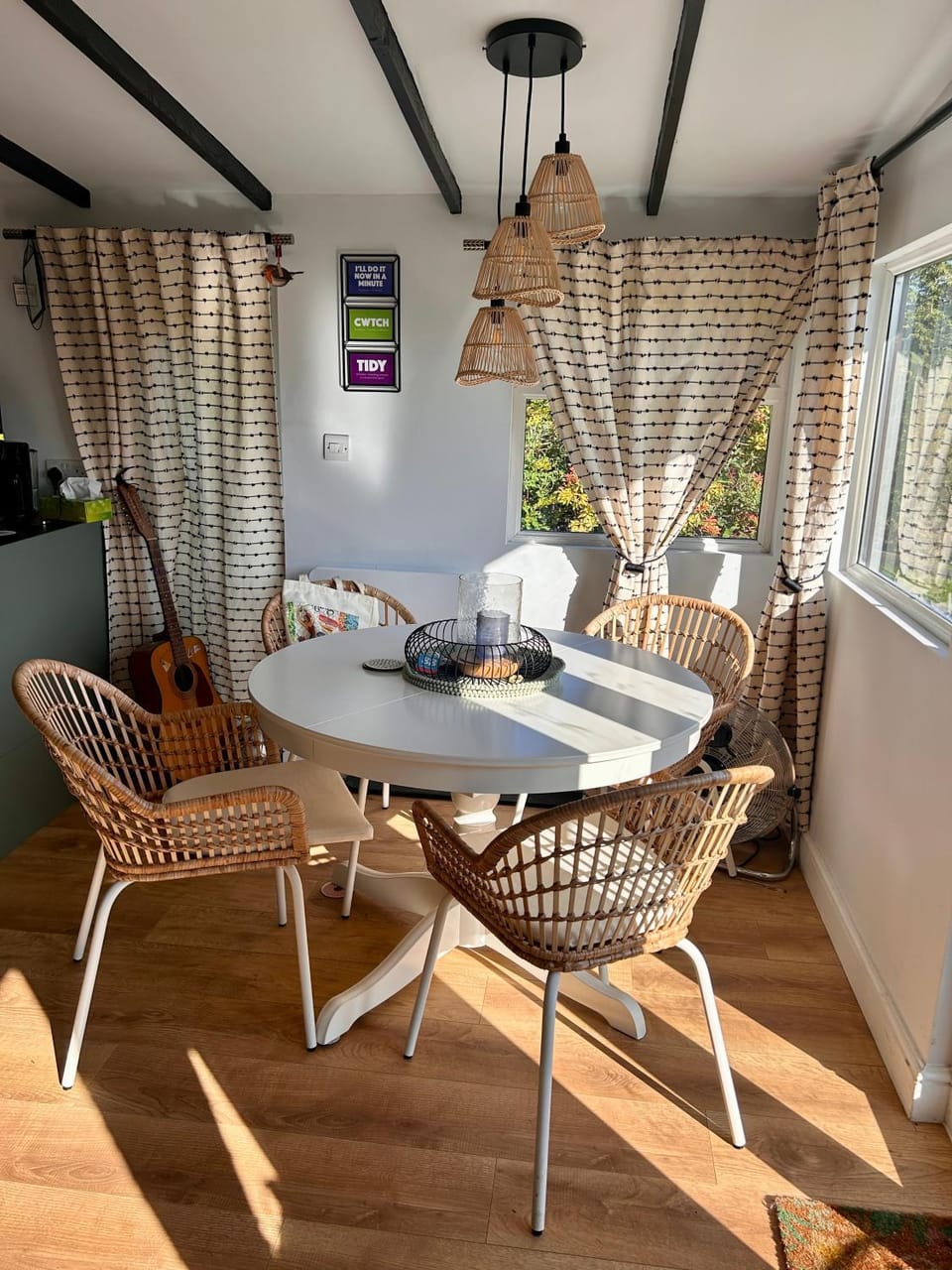 Seating area, Dining area